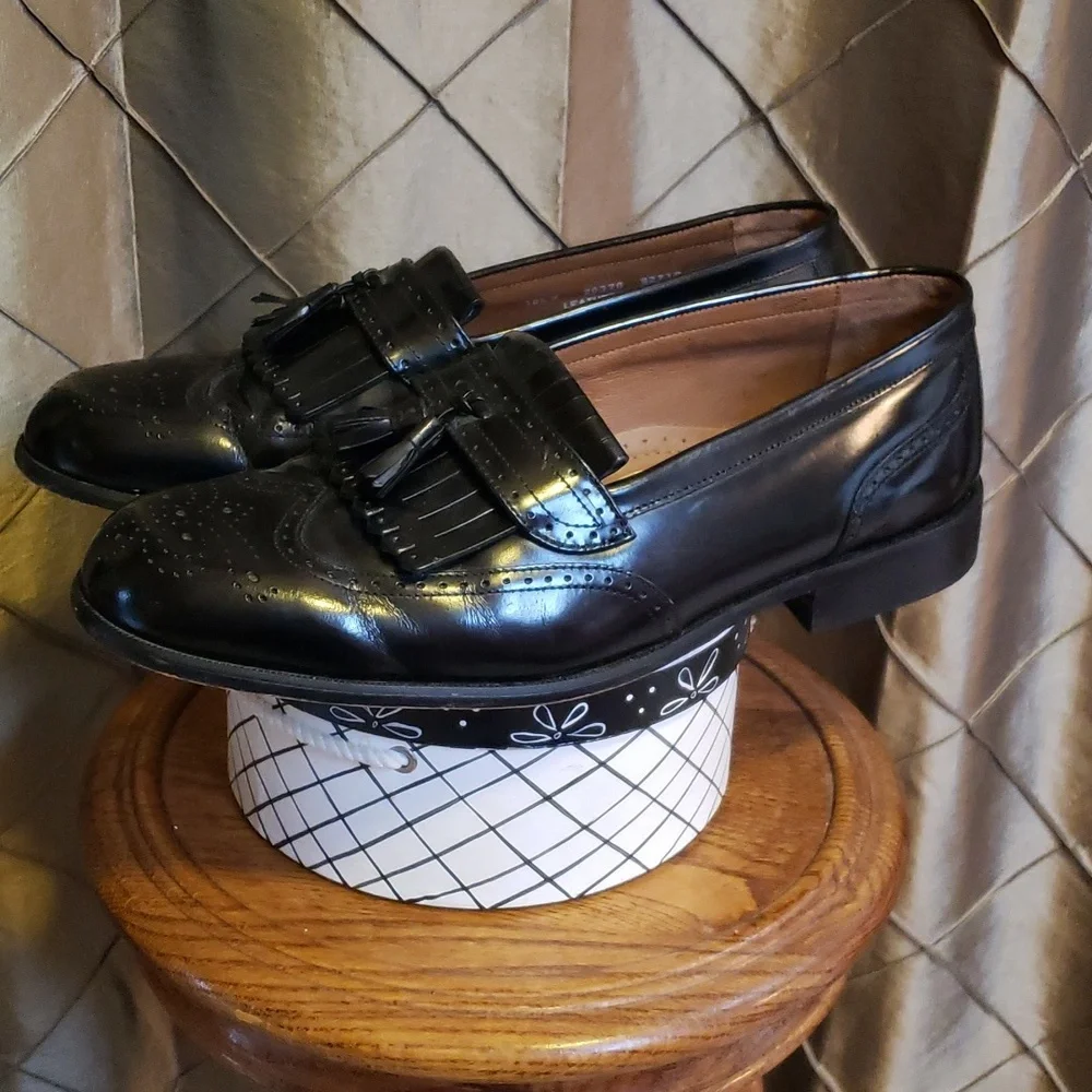 VGUC- Bostonian Classics ‘Kiltie’  Leather WIDE Width Dress Loafers